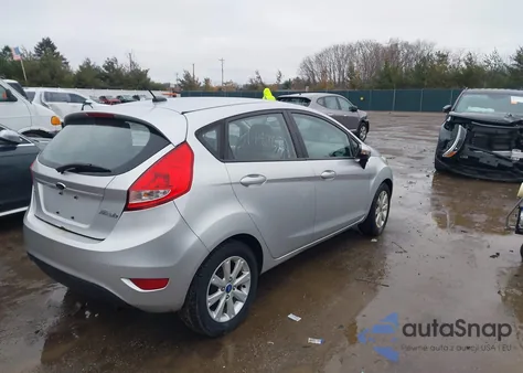 2013 Ford Fiesta Se z USA, uszkodzony, nr VIN 3FADP4EJ2DM195033